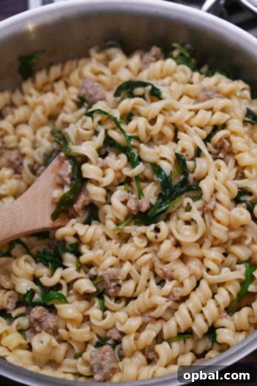 Creamy One-Pan Hamburger Stroganoff 2 One Pot Hamburger Stroganoff recipe is an easy weeknight meal with ground beef and pasta that is on the table in less than 30 minutes!